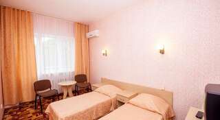Гостиница Rus Health Resort Анапа Улучшенный двухместный номер с 2 отдельными кроватями: лечение включено-1
